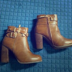 New women’s cognac booties with gold hardware